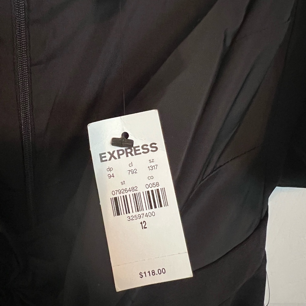 NEW EXPRESS $118 BLACK OFF THE SHOULDER REMOVABLE PUFF SLEEVE JUMPSUIT SZ 12 - Picture 10 of 11